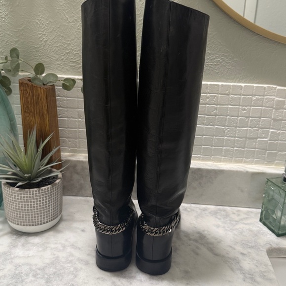 Christian Louboutin Cate chain boots 41 - Picture 6 of 12